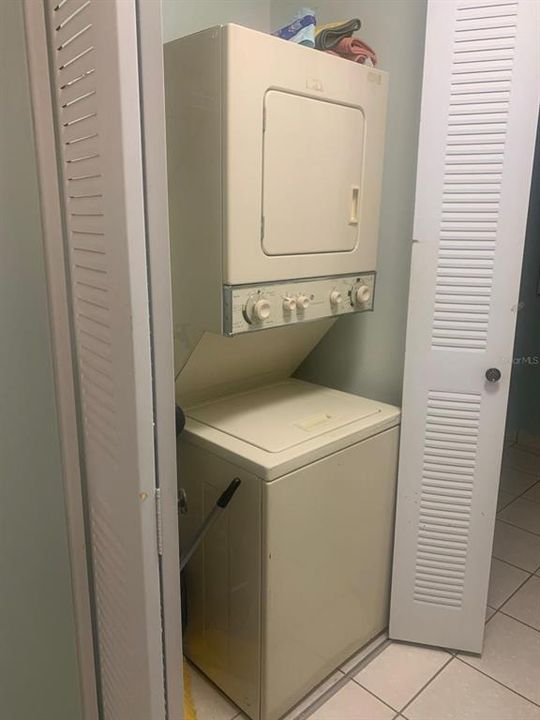 For Sale: $190,000 (3 beds, 2 baths, 1186 Square Feet)