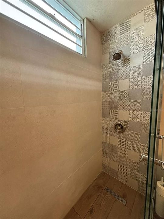 For Sale: $190,000 (3 beds, 2 baths, 1186 Square Feet)