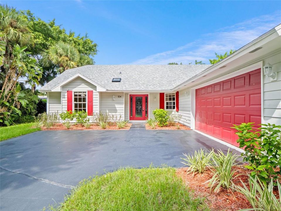 Active With Contract: $405,000 (3 beds, 2 baths, 2104 Square Feet)