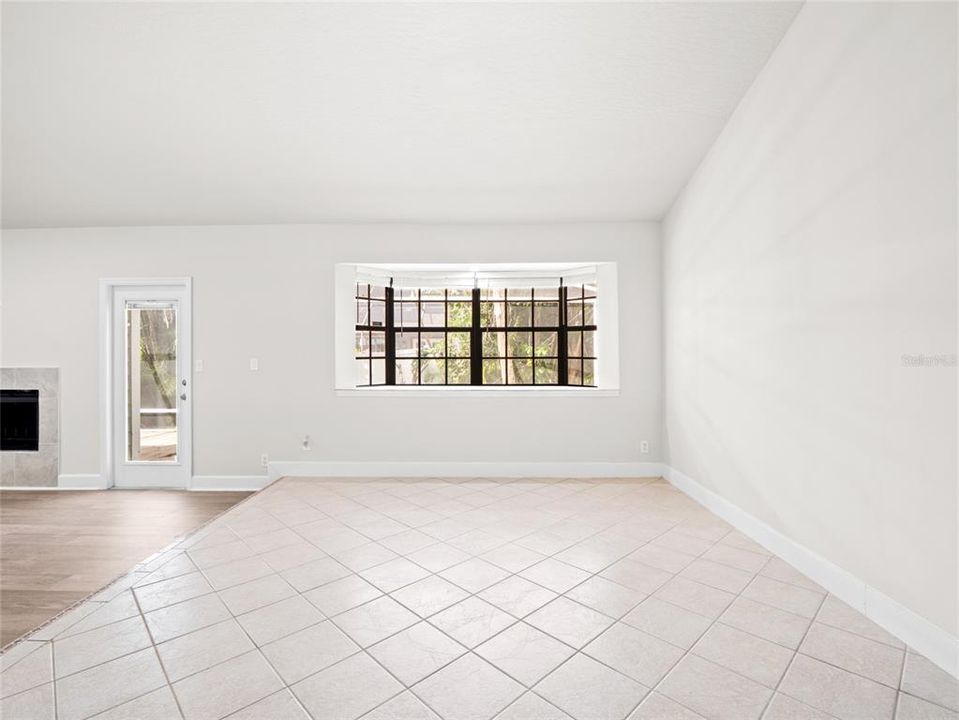 Active With Contract: $405,000 (3 beds, 2 baths, 2104 Square Feet)