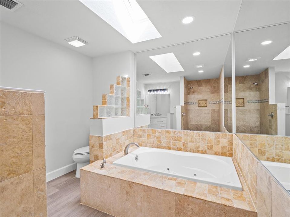 Active With Contract: $405,000 (3 beds, 2 baths, 2104 Square Feet)