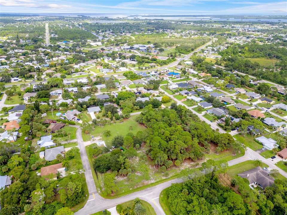 Active With Contract: $405,000 (3 beds, 2 baths, 2104 Square Feet)