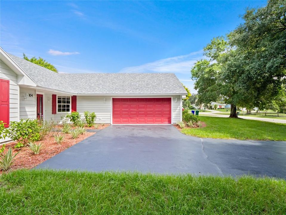 Active With Contract: $405,000 (3 beds, 2 baths, 2104 Square Feet)