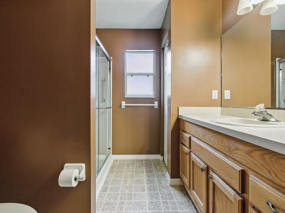 Active With Contract: $214,247 (2 beds, 2 baths, 1232 Square Feet)