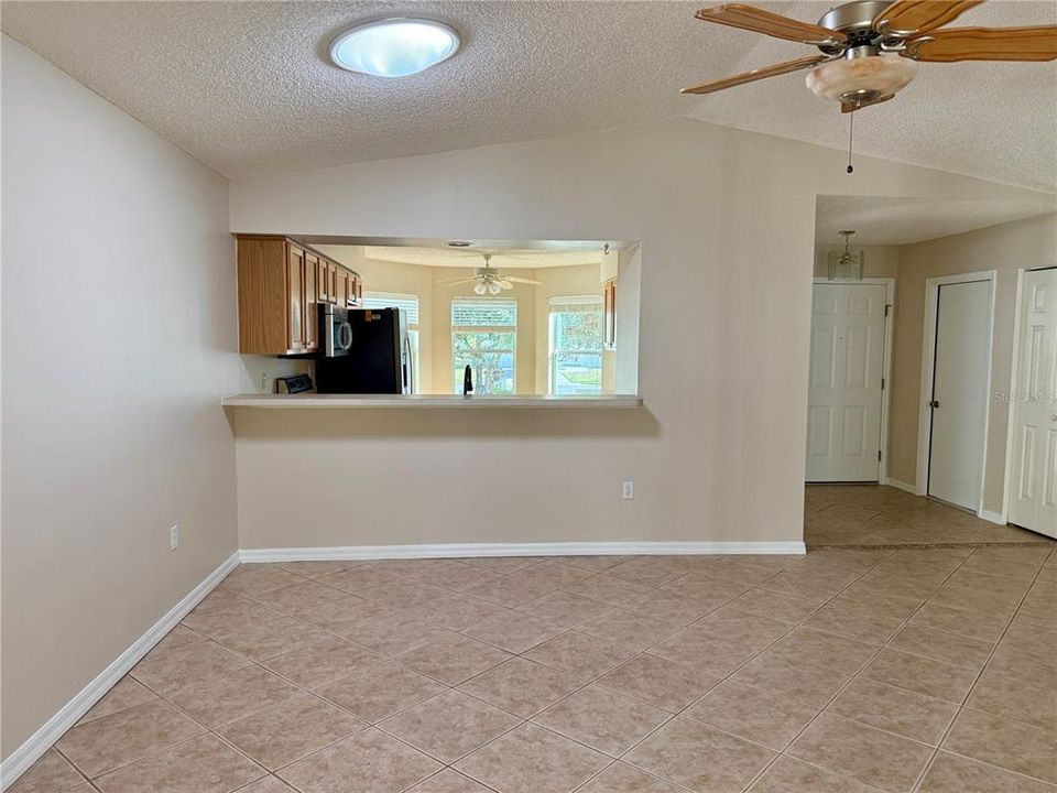 Active With Contract: $214,247 (2 beds, 2 baths, 1232 Square Feet)