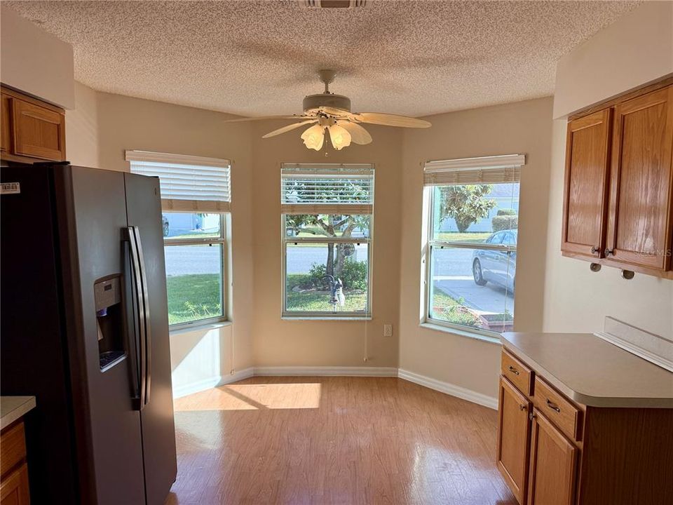 Active With Contract: $214,247 (2 beds, 2 baths, 1232 Square Feet)