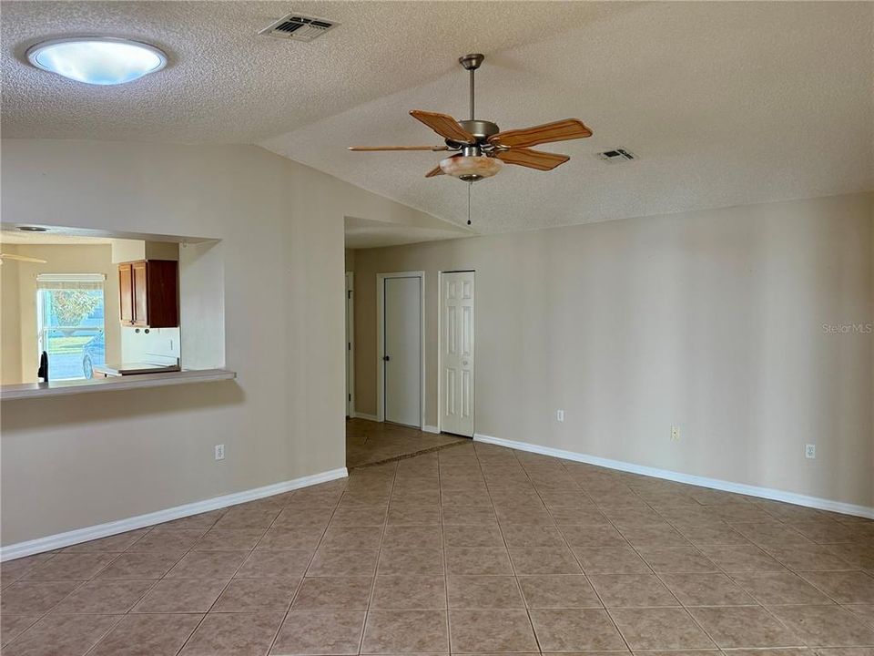 Active With Contract: $214,247 (2 beds, 2 baths, 1232 Square Feet)