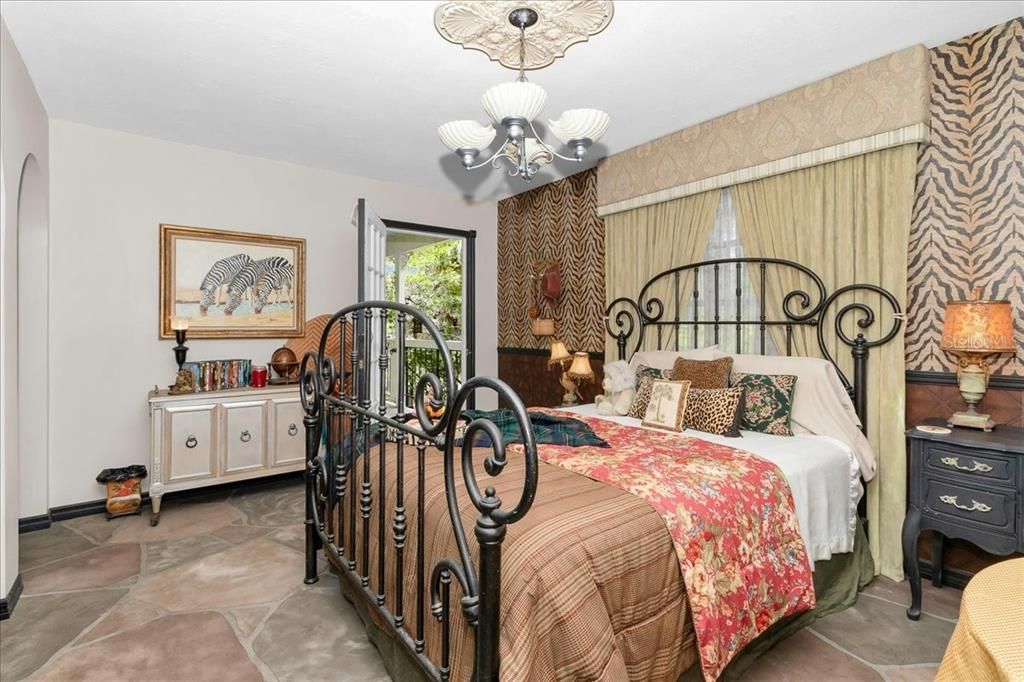 En Venta: $947,500 (3 camas, 3 baños, 2423 Pies cuadrados)