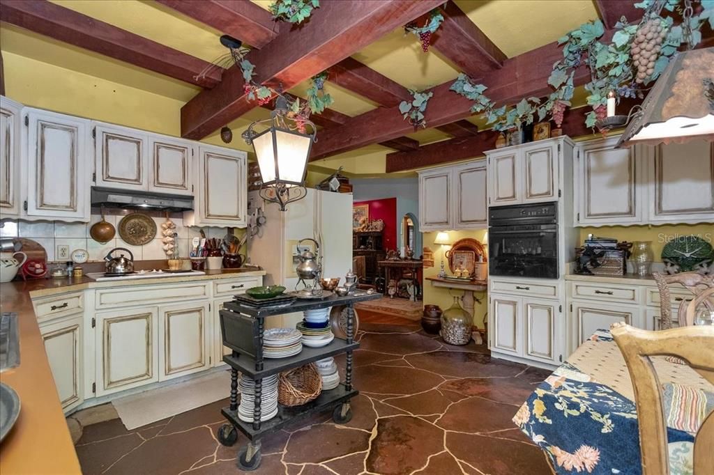 En Venta: $947,500 (3 camas, 3 baños, 2423 Pies cuadrados)