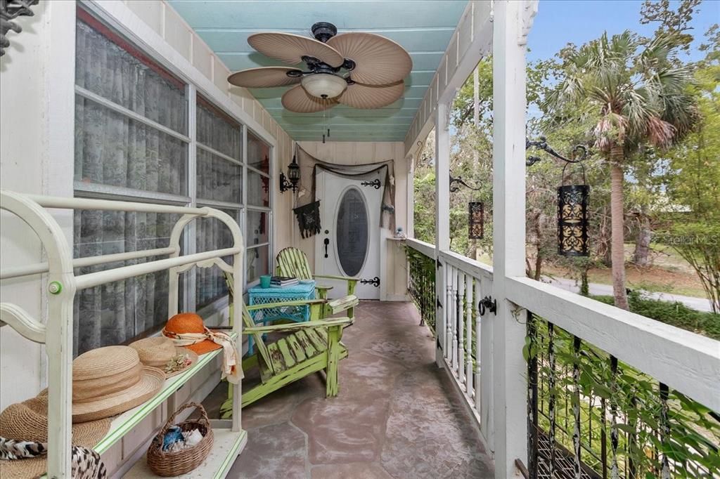 En Venta: $947,500 (3 camas, 3 baños, 2423 Pies cuadrados)