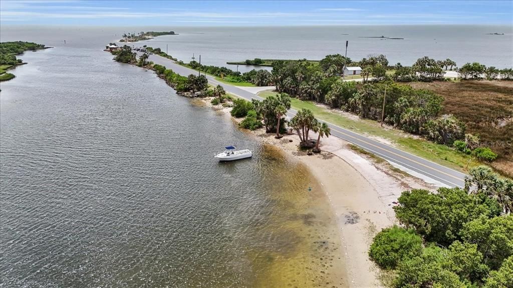 En Venta: $947,500 (3 camas, 3 baños, 2423 Pies cuadrados)