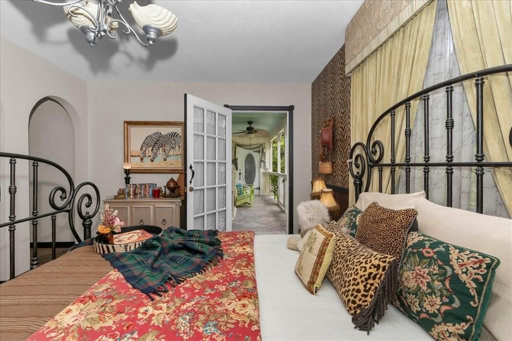 En Venta: $947,500 (3 camas, 3 baños, 2423 Pies cuadrados)