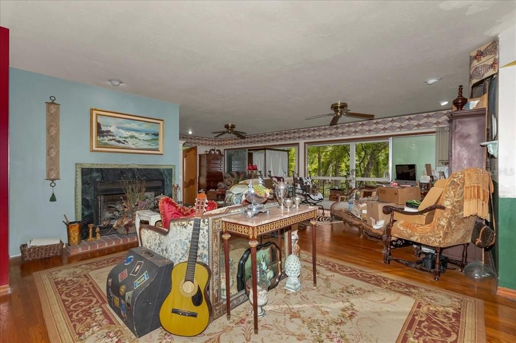 En Venta: $947,500 (3 camas, 3 baños, 2423 Pies cuadrados)