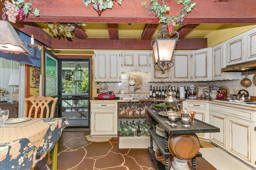 En Venta: $947,500 (3 camas, 3 baños, 2423 Pies cuadrados)