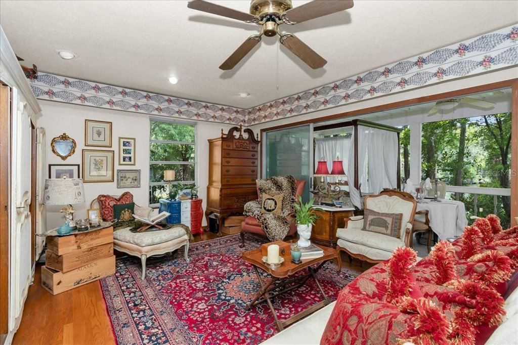 En Venta: $947,500 (3 camas, 3 baños, 2423 Pies cuadrados)