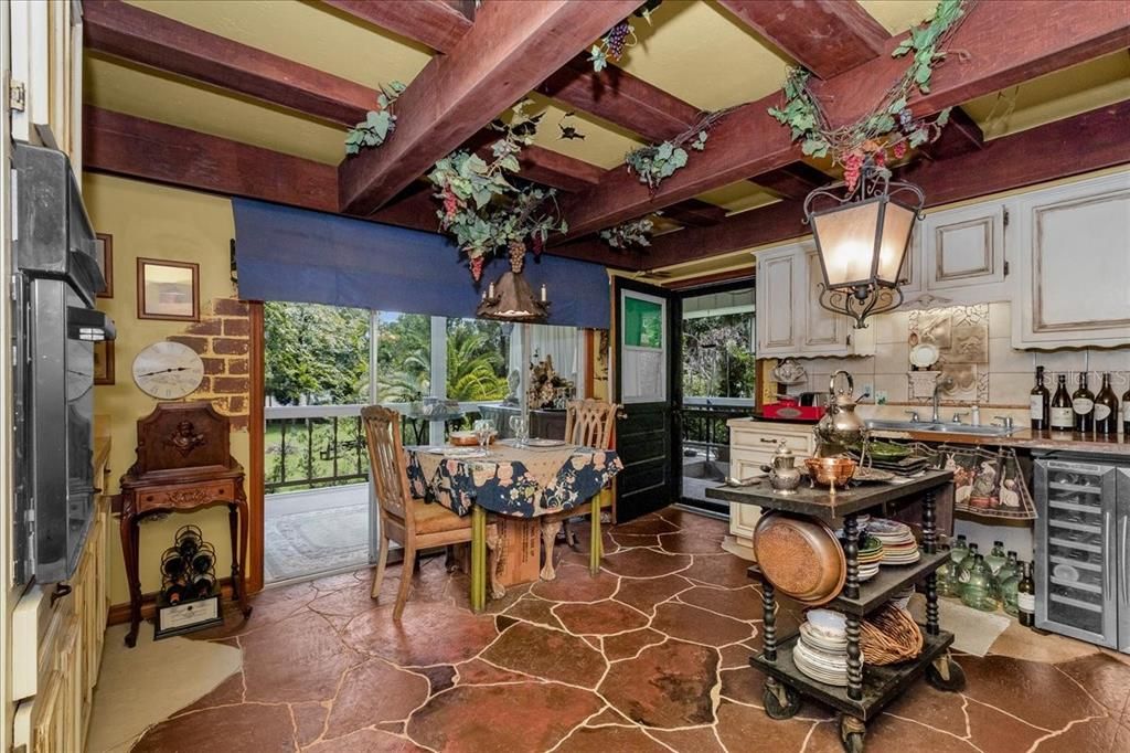 En Venta: $947,500 (3 camas, 3 baños, 2423 Pies cuadrados)