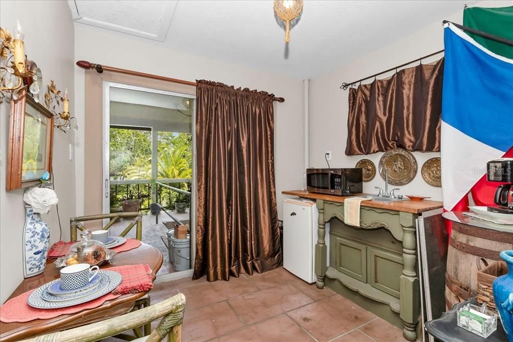 En Venta: $947,500 (3 camas, 3 baños, 2423 Pies cuadrados)