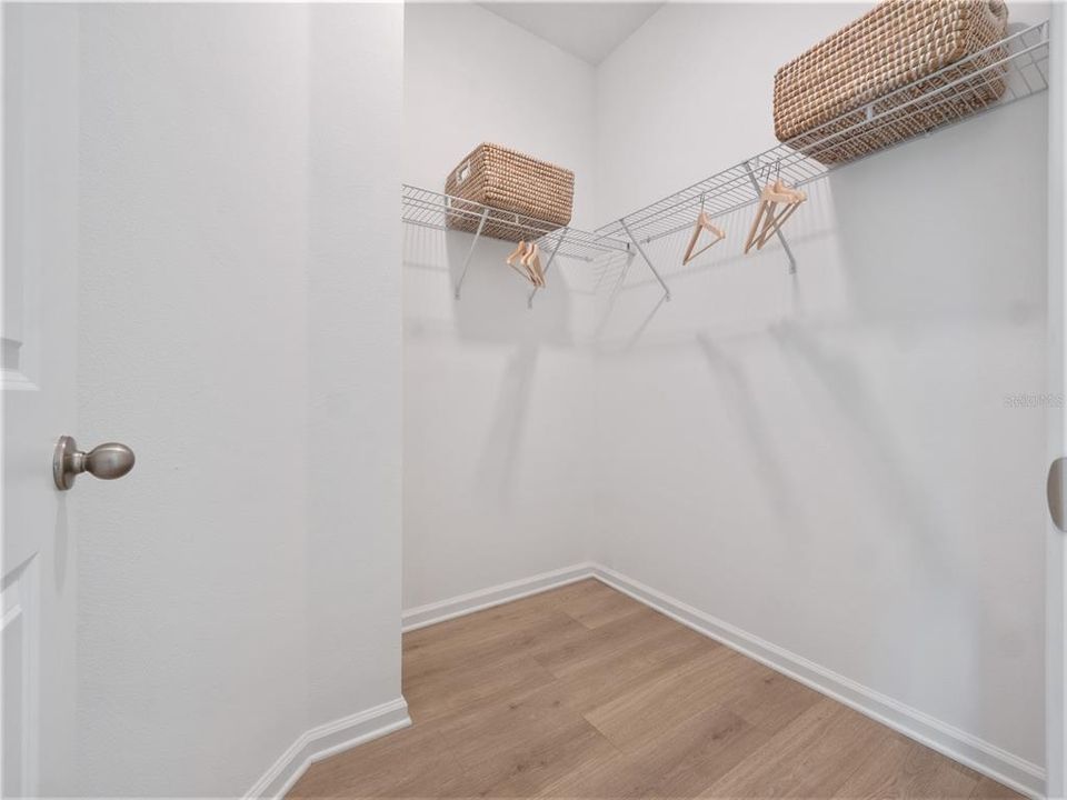 Activo con contrato: $811,000 (6 camas, 4 baños, 4142 Pies cuadrados)