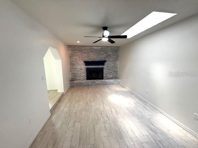 Active With Contract: $199,900 (3 beds, 2 baths, 1732 Square Feet)