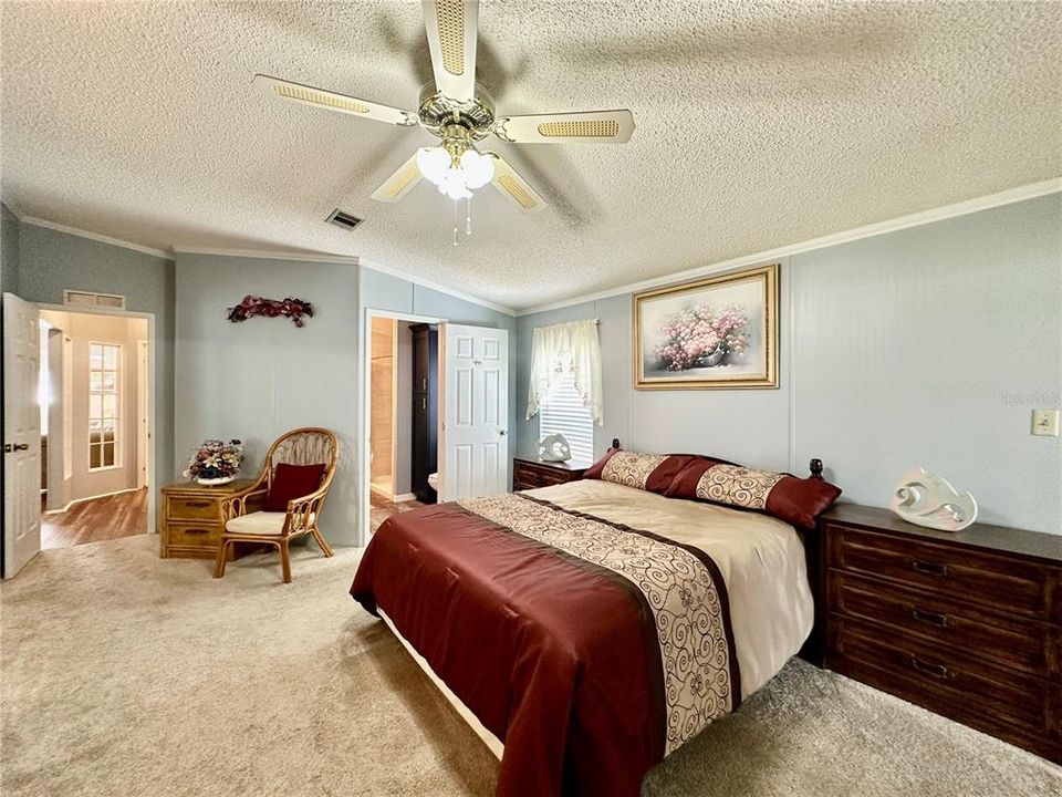 Activo con contrato: $214,900 (2 camas, 2 baños, 1562 Pies cuadrados)