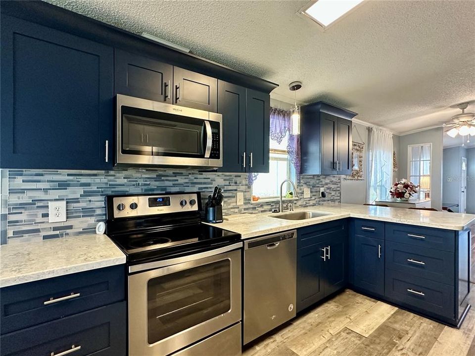 Activo con contrato: $214,900 (2 camas, 2 baños, 1562 Pies cuadrados)