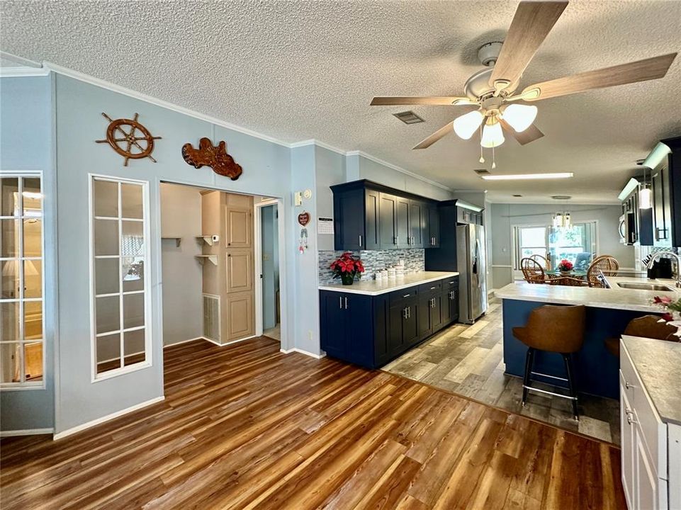 Activo con contrato: $214,900 (2 camas, 2 baños, 1562 Pies cuadrados)