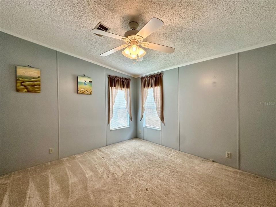 Activo con contrato: $214,900 (2 camas, 2 baños, 1562 Pies cuadrados)