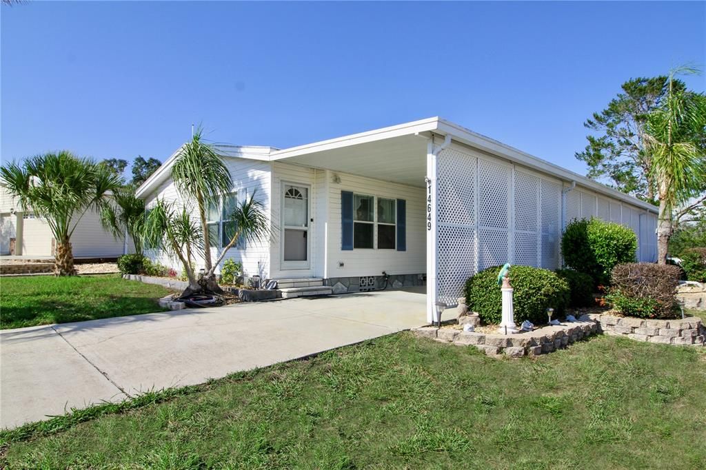 Activo con contrato: $214,900 (2 camas, 2 baños, 1562 Pies cuadrados)