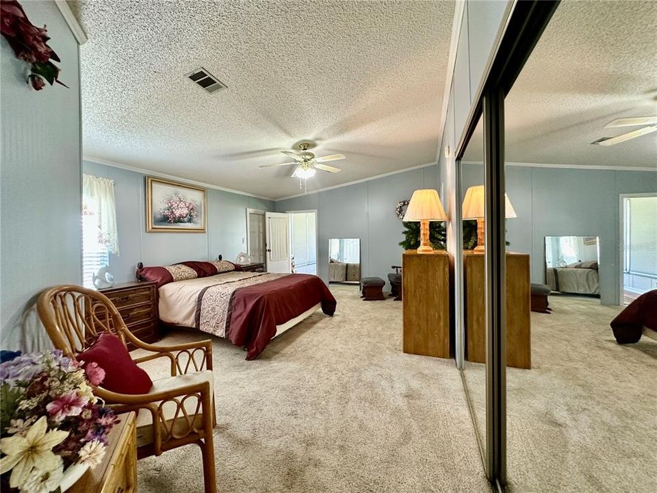 Activo con contrato: $214,900 (2 camas, 2 baños, 1562 Pies cuadrados)