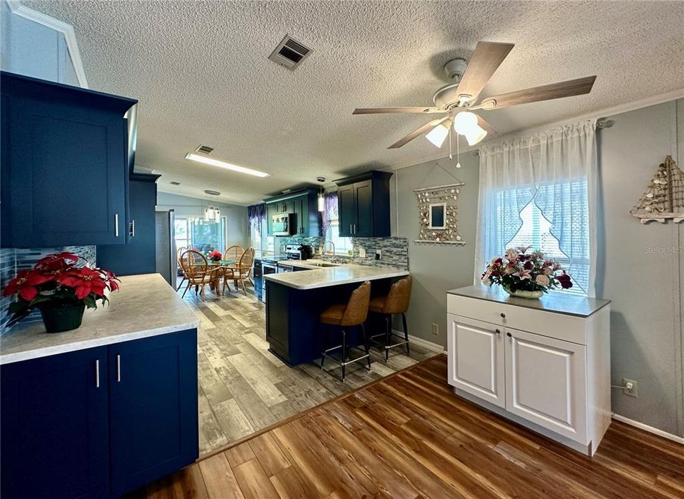 Activo con contrato: $214,900 (2 camas, 2 baños, 1562 Pies cuadrados)