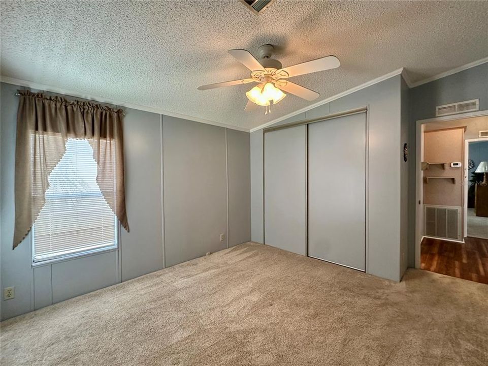 Activo con contrato: $214,900 (2 camas, 2 baños, 1562 Pies cuadrados)