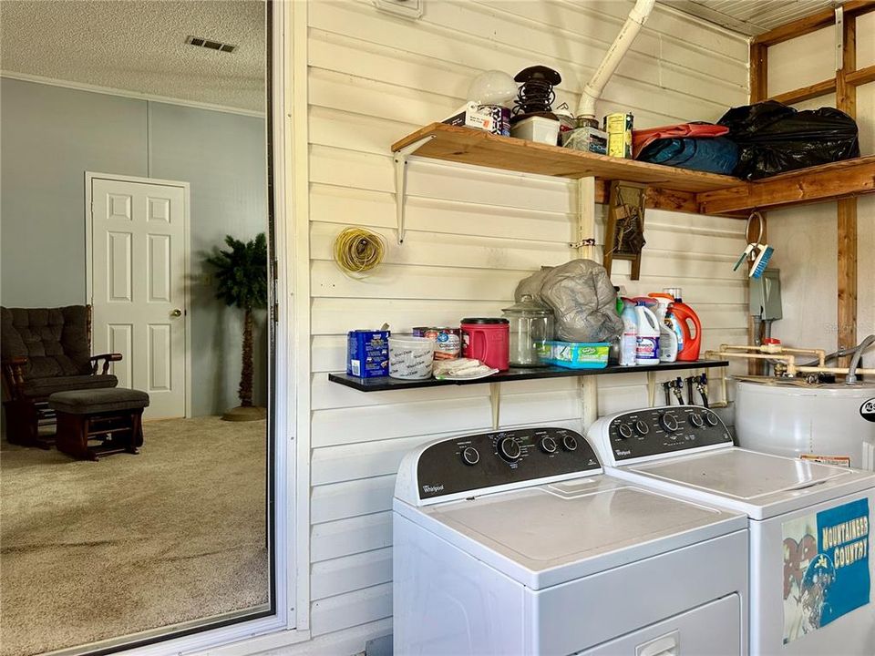 Activo con contrato: $214,900 (2 camas, 2 baños, 1562 Pies cuadrados)