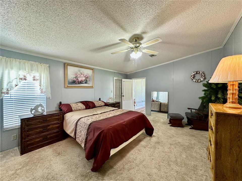 Activo con contrato: $214,900 (2 camas, 2 baños, 1562 Pies cuadrados)