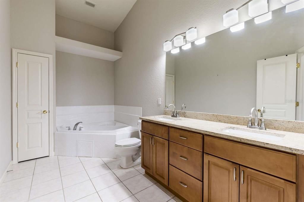 待售: $520,000 (3 贝兹, 3 浴室, 1834 平方英尺)