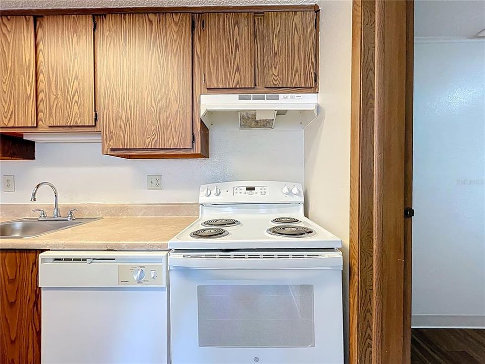 For Rent: $1,075 (1 beds, 1 baths, 576 Square Feet)