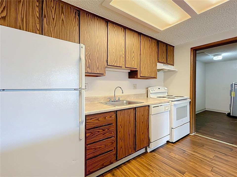 For Rent: $1,075 (1 beds, 1 baths, 576 Square Feet)