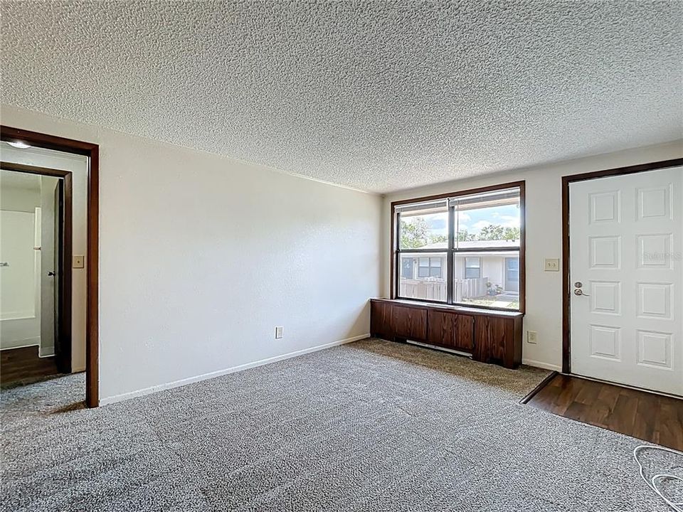 For Rent: $1,075 (1 beds, 1 baths, 576 Square Feet)