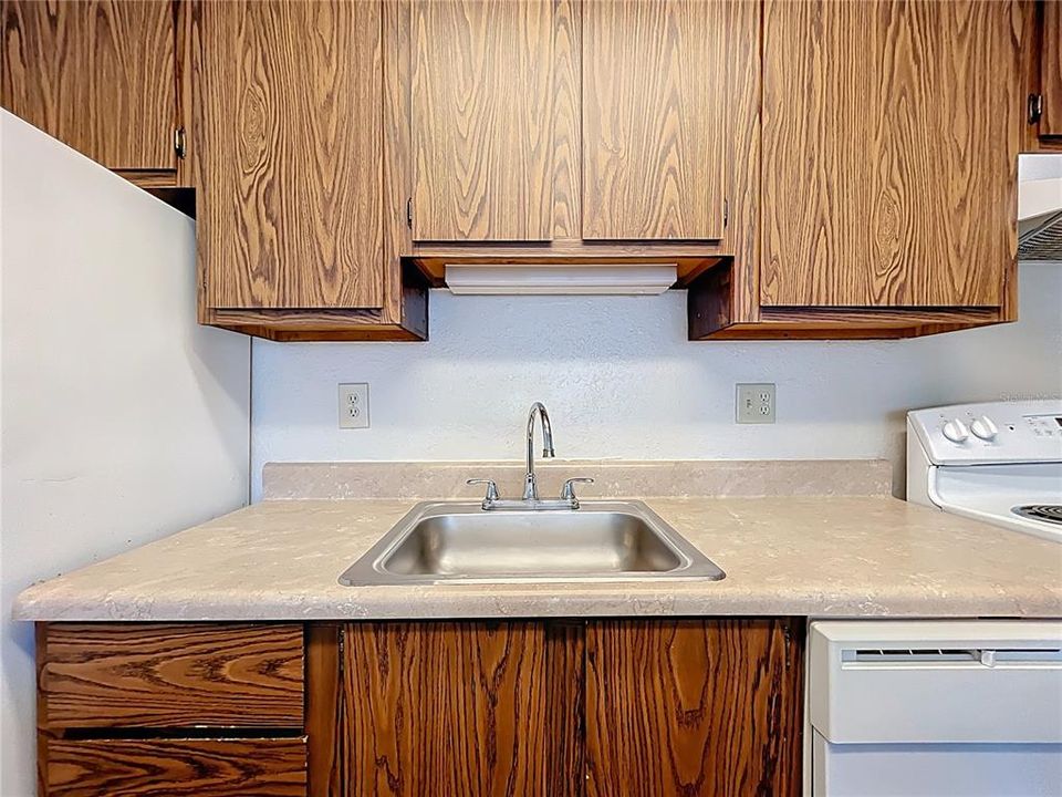 For Rent: $1,075 (1 beds, 1 baths, 576 Square Feet)