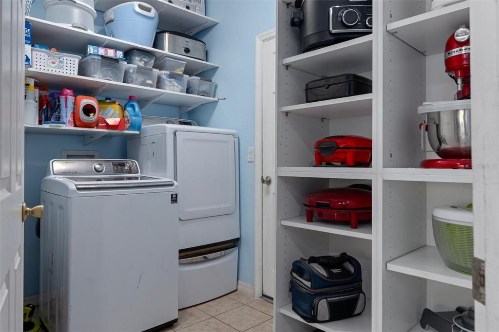 На продажу: $589,000 (5 спален, 3 ванн, 3107 Квадратных фут)