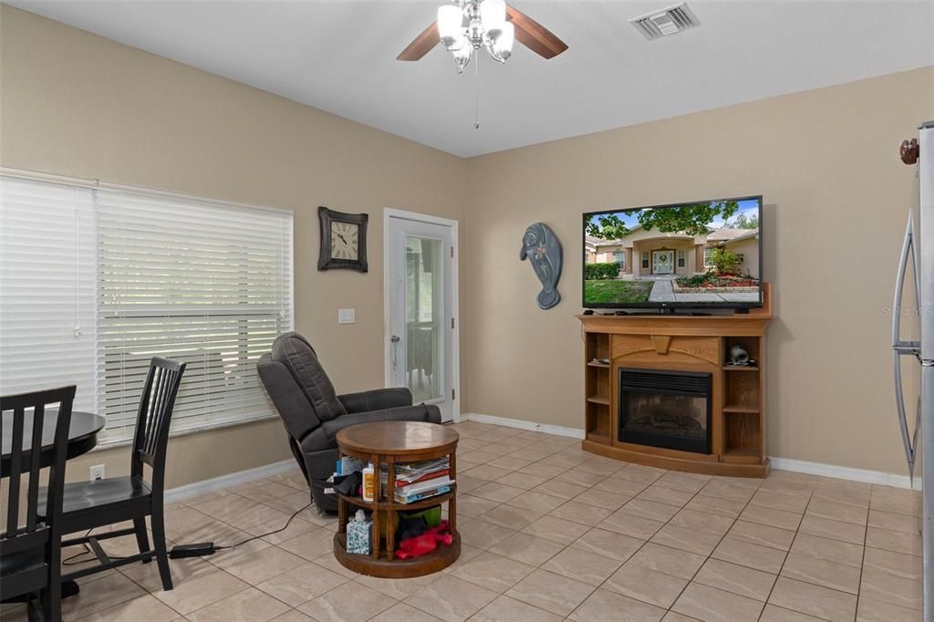 На продажу: $589,000 (5 спален, 3 ванн, 3107 Квадратных фут)