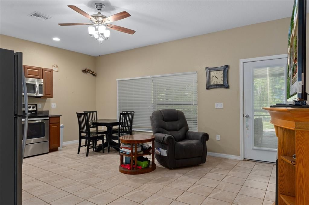 На продажу: $589,000 (5 спален, 3 ванн, 3107 Квадратных фут)