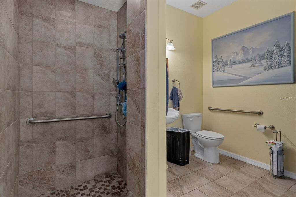 На продажу: $589,000 (5 спален, 3 ванн, 3107 Квадратных фут)