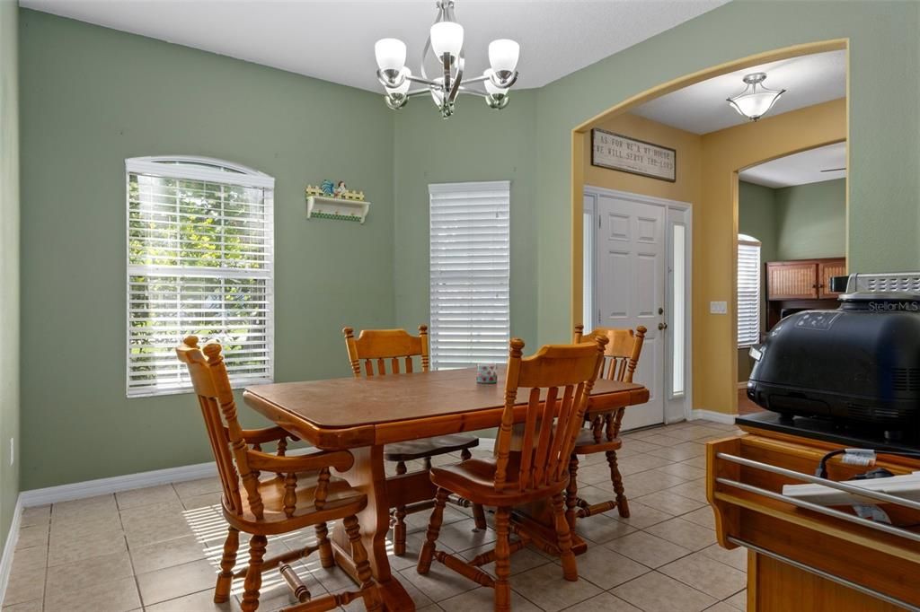 На продажу: $589,000 (5 спален, 3 ванн, 3107 Квадратных фут)