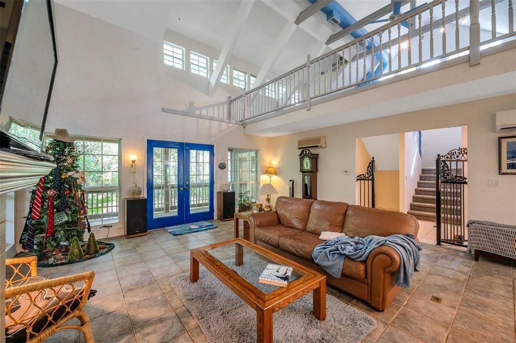 For Sale: $625,000 (2 beds, 2 baths, 2193 Square Feet)