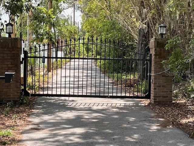 Vendido Recientemente: $550,000 (5.13 acres)