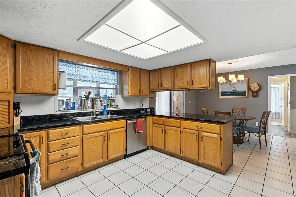 待售: $499,900 (4 贝兹, 3 浴室, 2940 平方英尺)