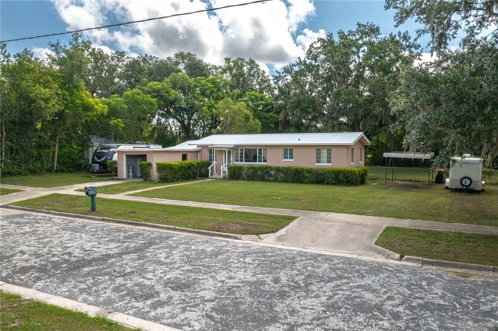 Под контрактом: $174,900 (3 спален, 2 ванн, 1514 Квадратных фут)