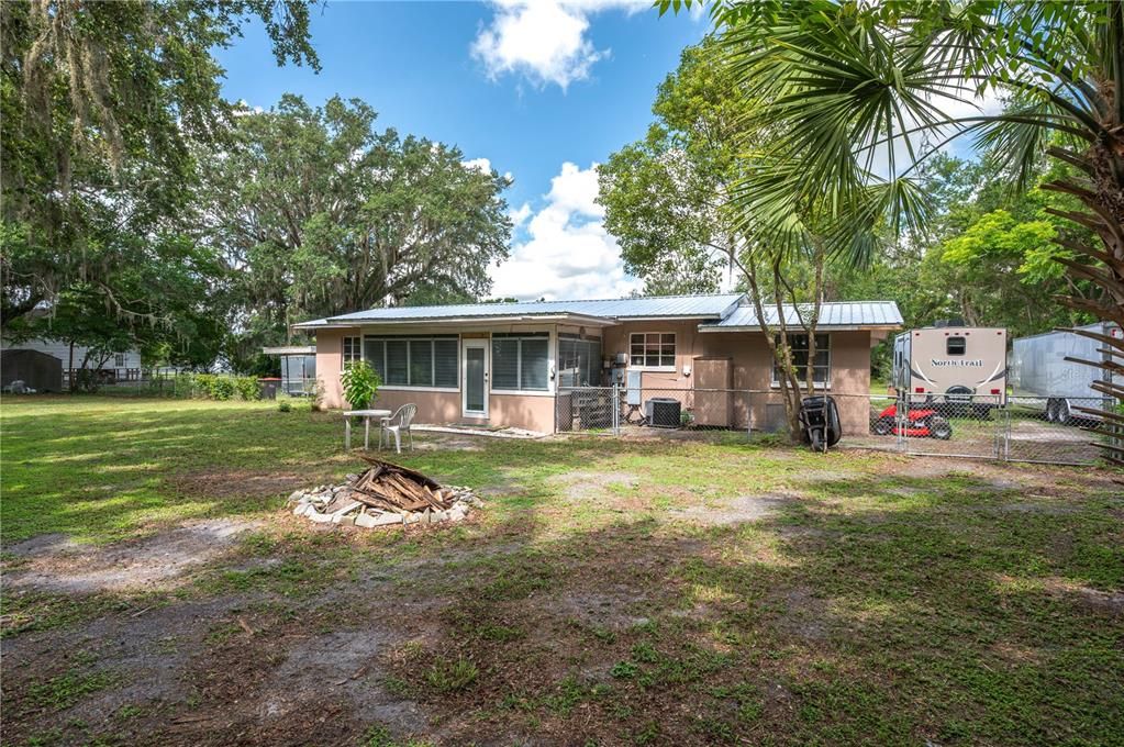 Под контрактом: $174,900 (3 спален, 2 ванн, 1514 Квадратных фут)