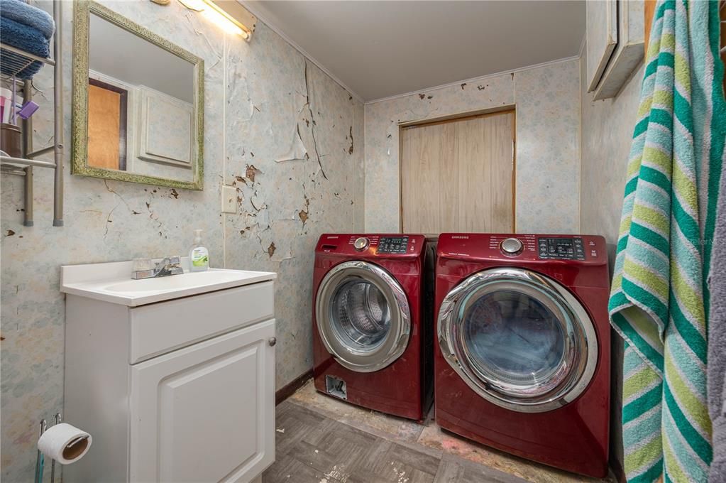 Под контрактом: $174,900 (3 спален, 2 ванн, 1514 Квадратных фут)