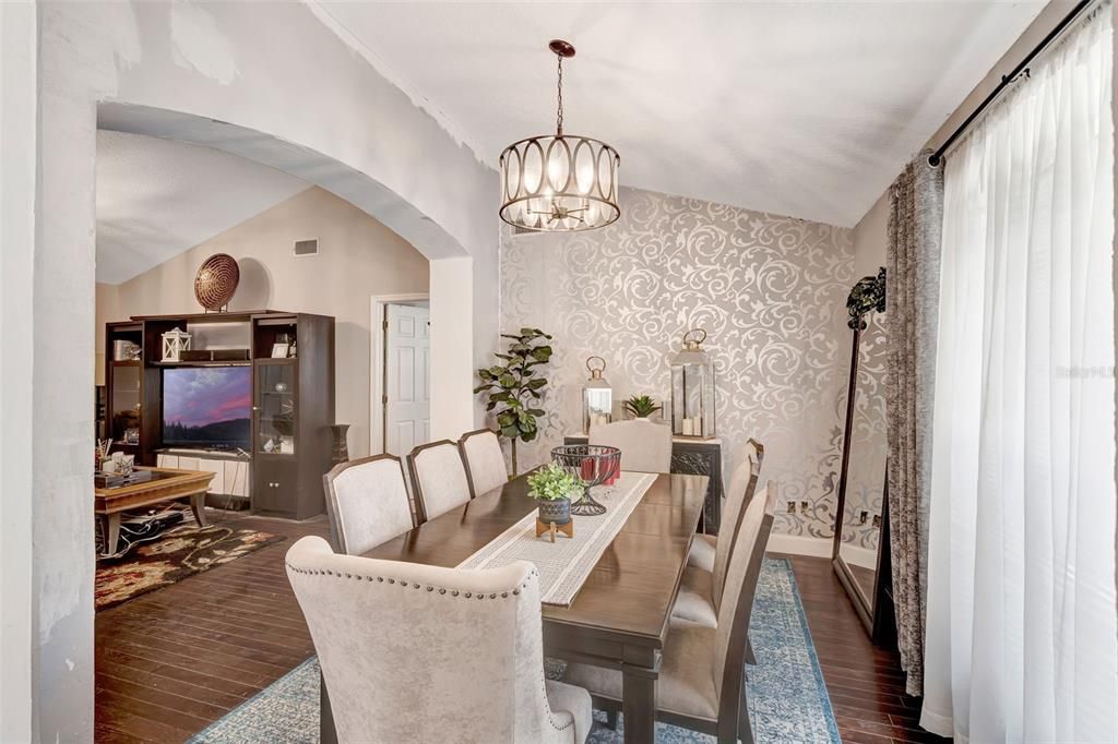 На продажу: $350,000 (3 спален, 2 ванн, 1984 Квадратных фут)